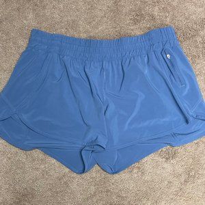 Like New  Lululemon Tracker Shorts 4” - size 18